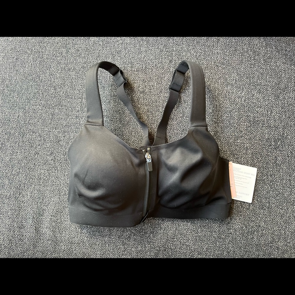 •Victoria’s Secret Incredible Knock-Out Ultra Max Bra•